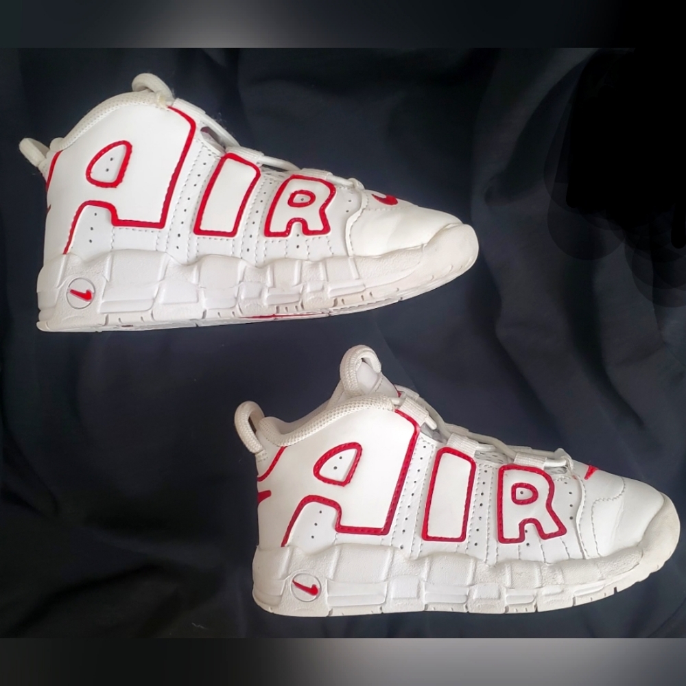 NIKE AIR UPTEMPO